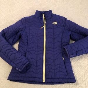 North Face Bombay quilted jacket. Size small.